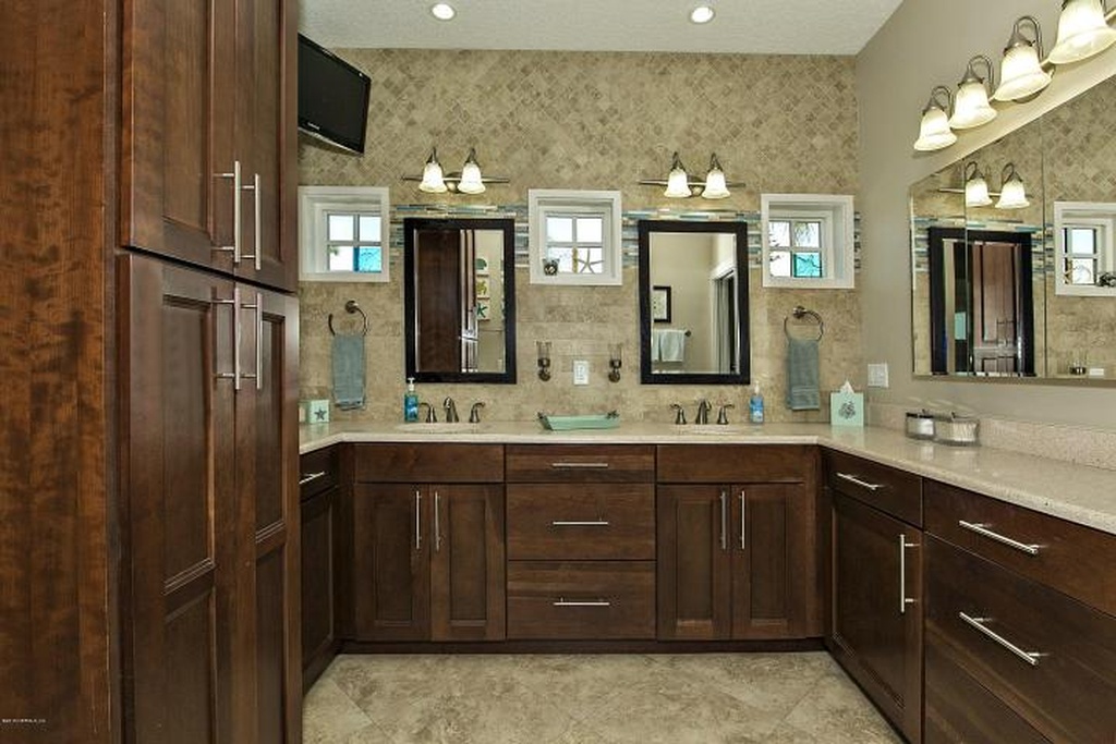 Master_bath.jpg
